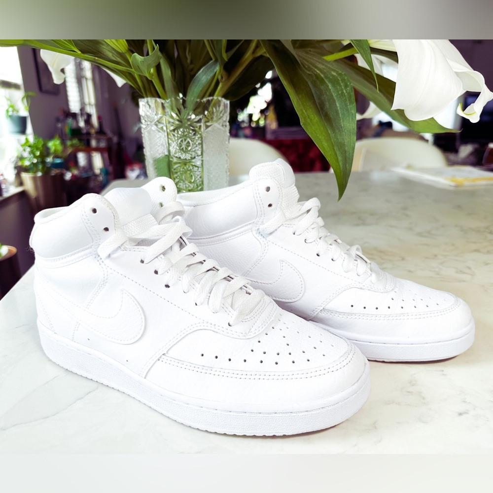 Nike Court Vision Mid size 9